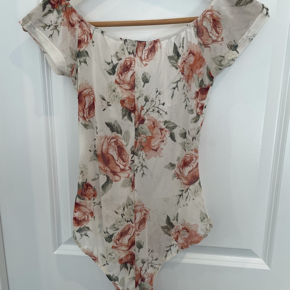 Floral one piece blouse - Picture 2 of 3